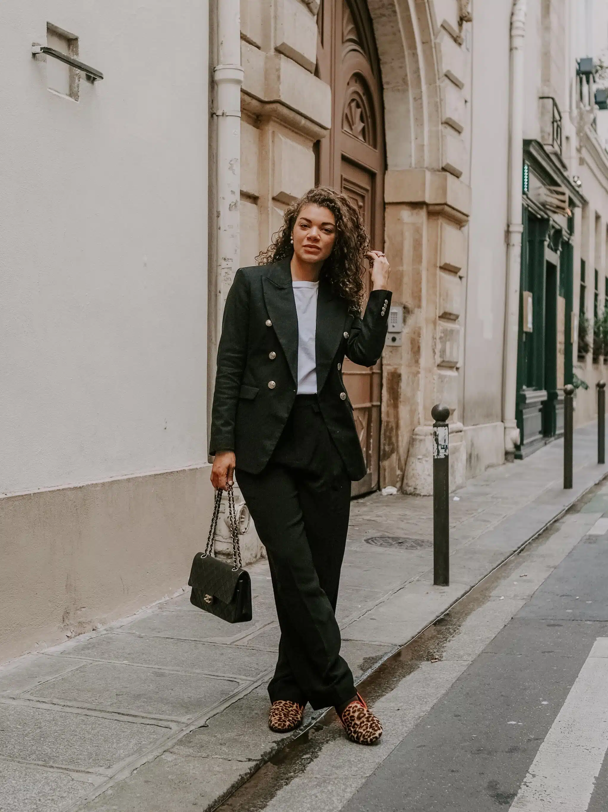 black blazer, black dress pants, chic girl outfit from Paris