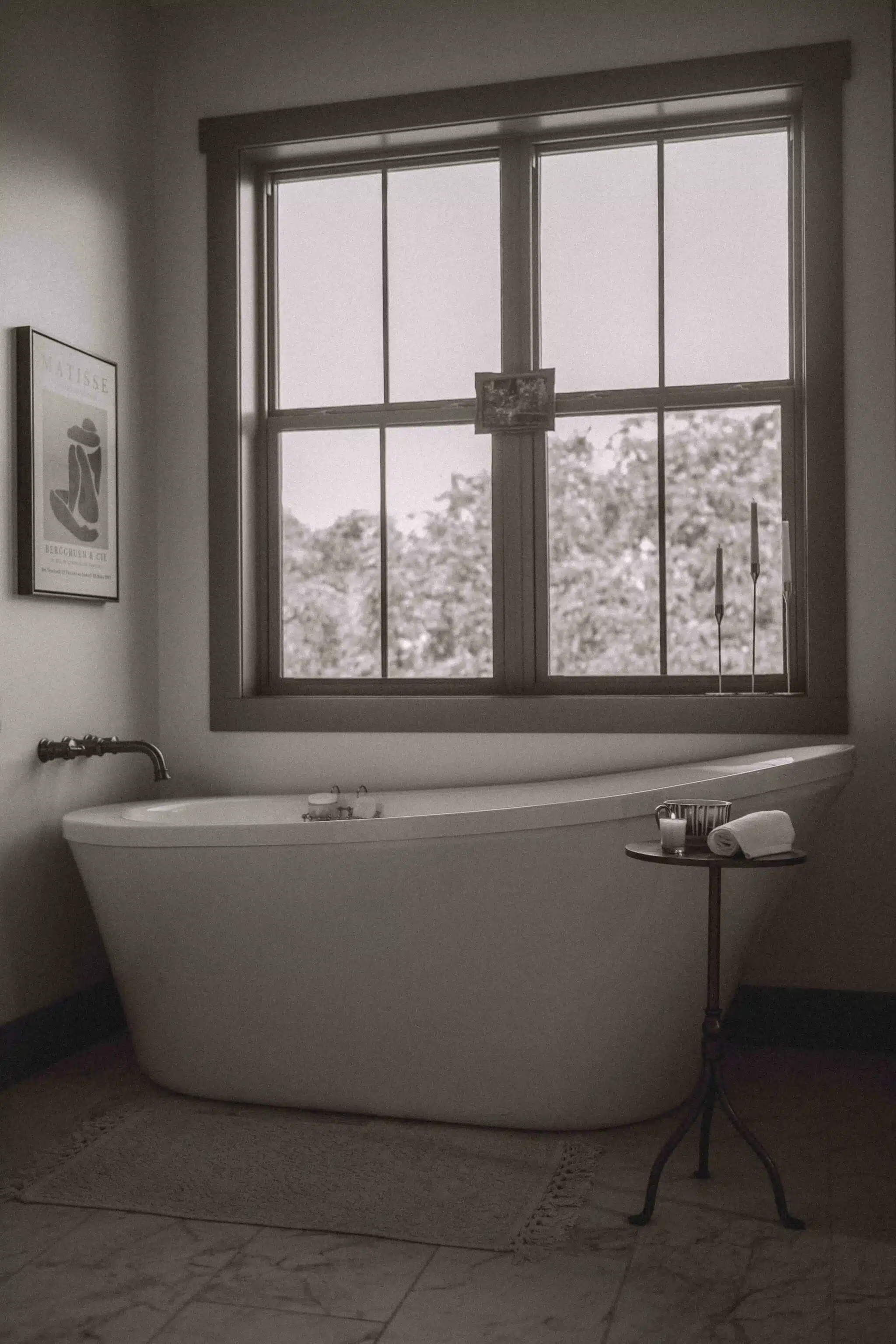 freestanding soaker tub