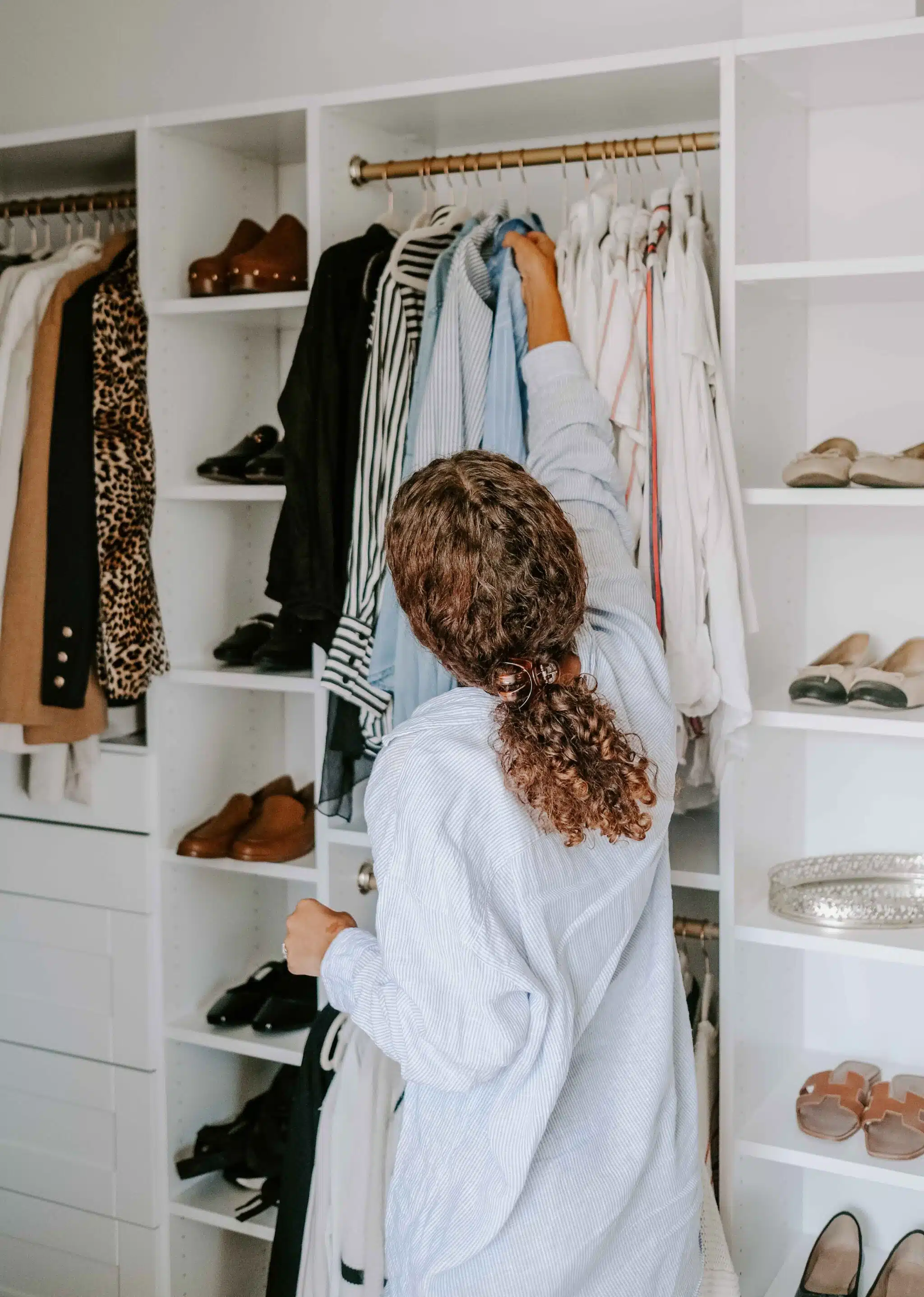 how to get past the mental hurdle of decluttering your wardrobe
