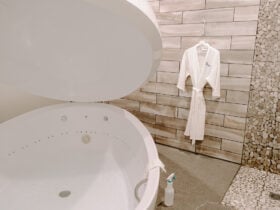 Curious about flotation therapy? Want to try it but not really sure what it is? This post goes into floatation therapy, what is is, what to expect, the benefits, and my own personal experience!