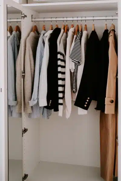 minimalist, French capsule wardrobe