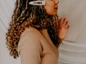 Do you love the hair accessories trend? Whether it's a clip, barrette or scrunchie, there's something for everyone! I'm loving these pearl clips the most!