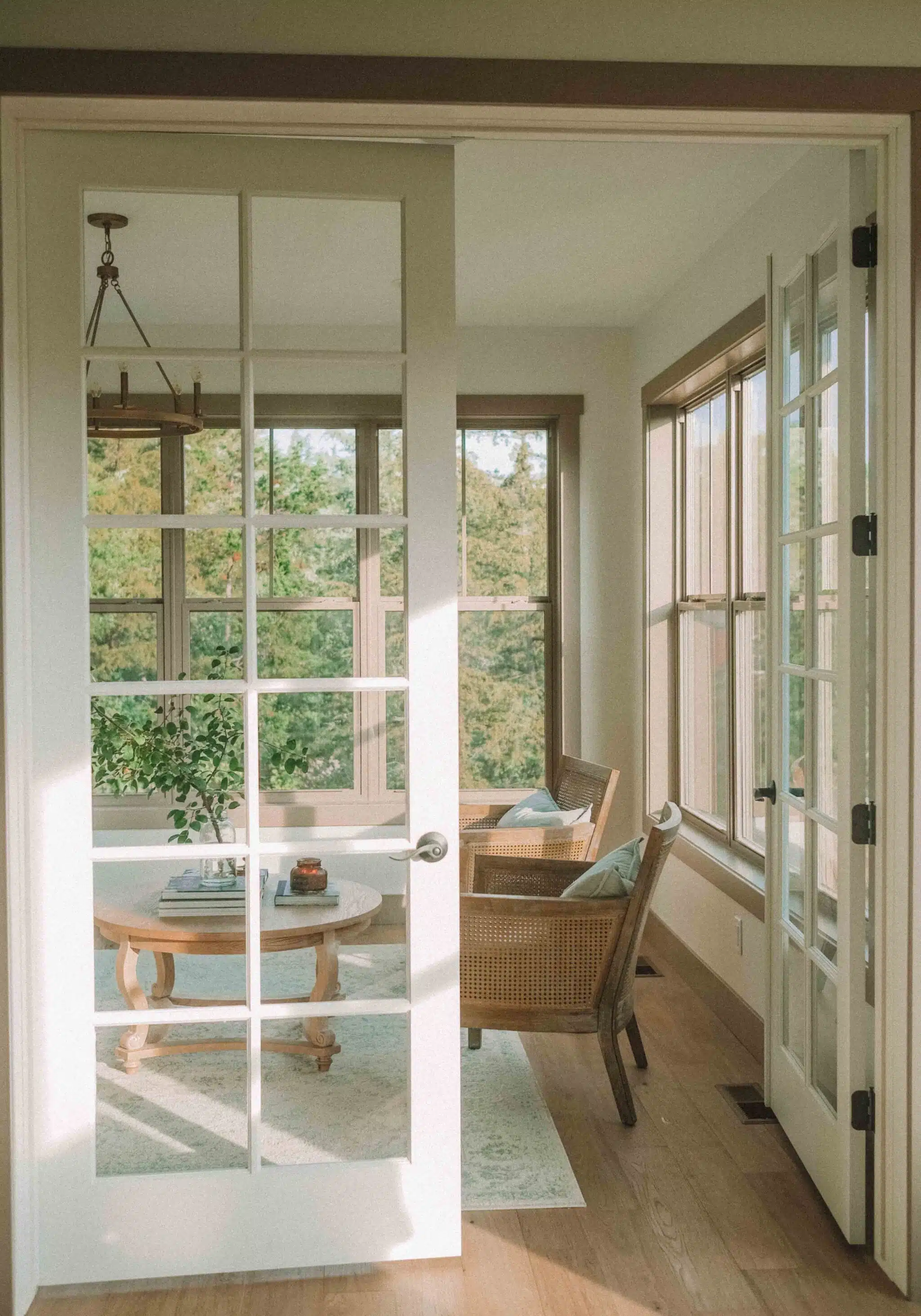 french doors leading to sunroom