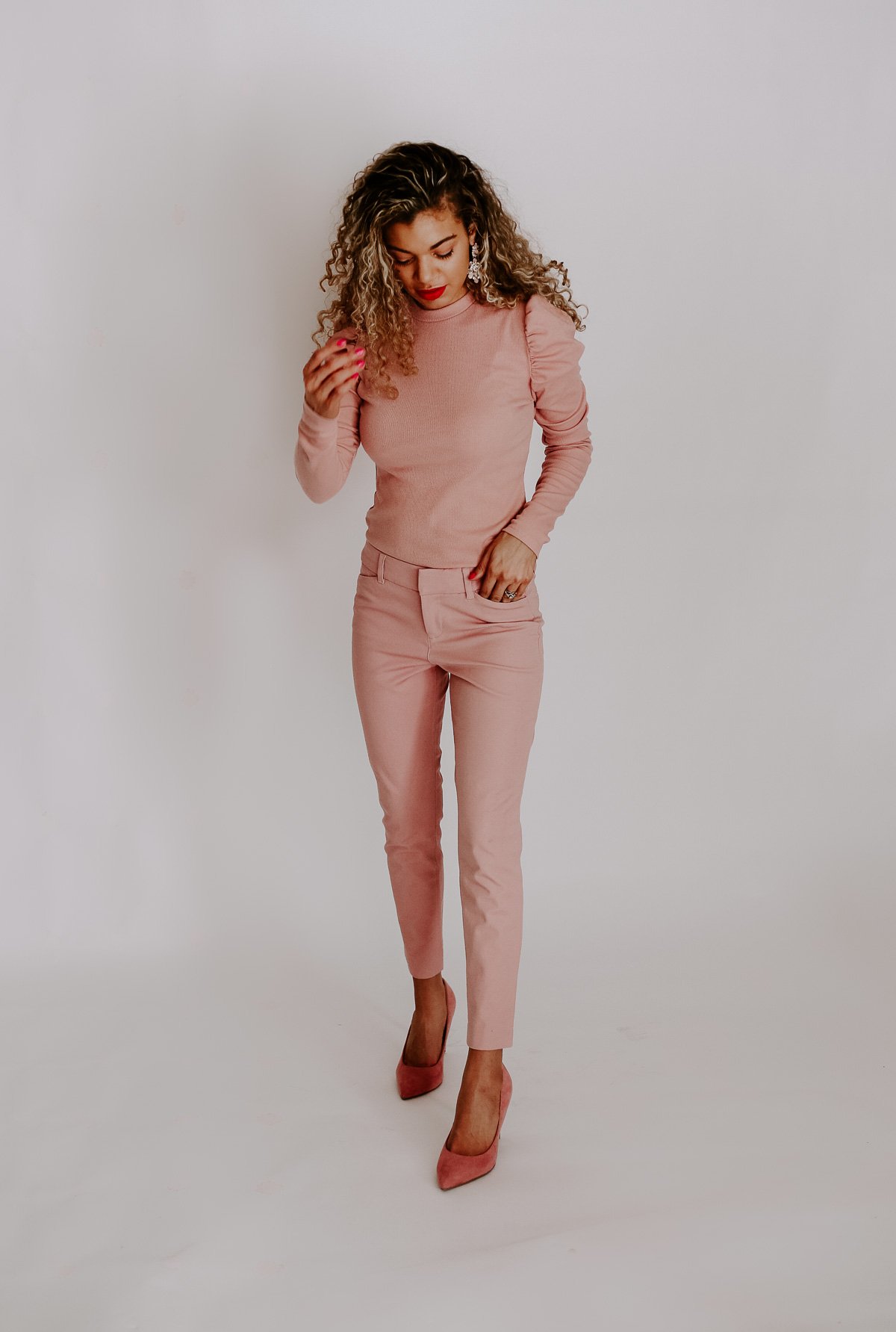 This all millennial pink outfit is perfect for Valentines Day or its a great spring outfit idea too!