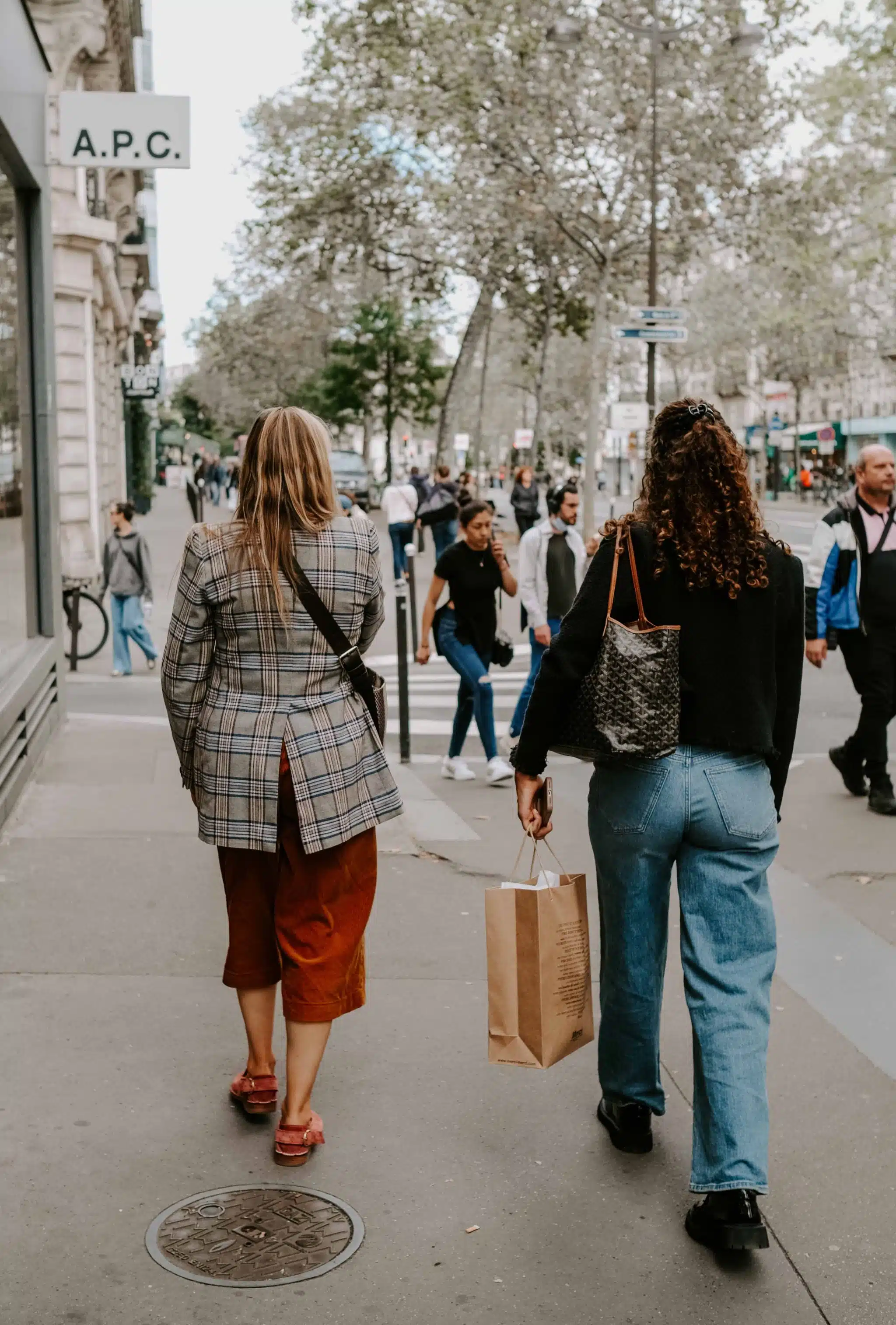 shopping with a French personal stylist in Paris