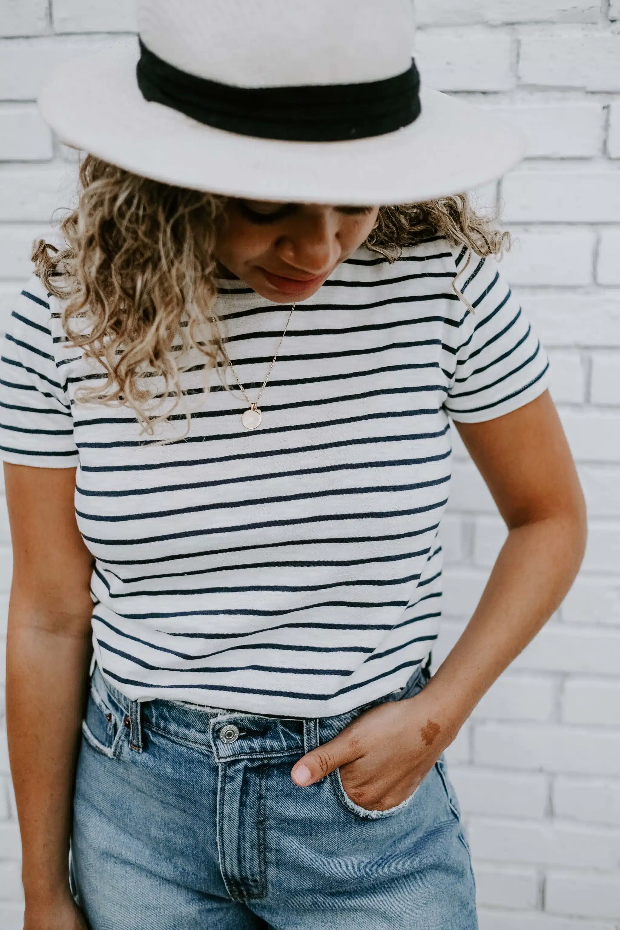 denim shorts summer outfit